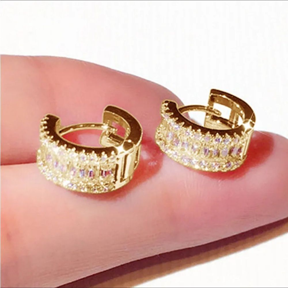 👠 Beautiful Gold Plated Cz Diamond Huggies - Picture 8 of 10